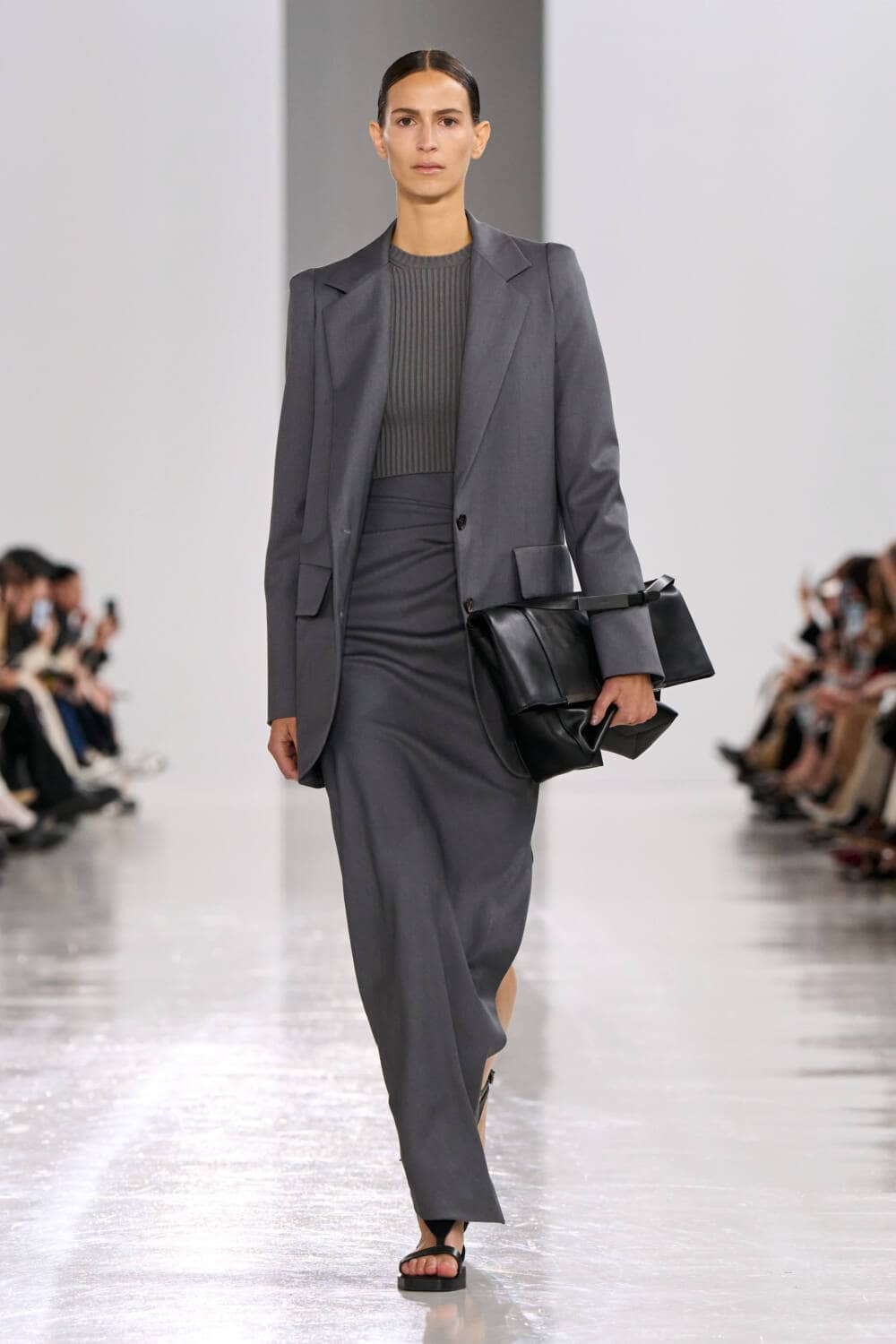 Max Mara: Ready-To-Wear SS25 - 10 Magazine USA